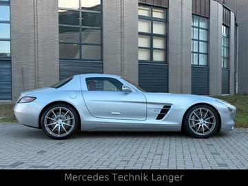 2010 Mercedes-BENZ SLS AMG — фото 4