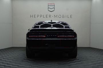 Dodge Challenger - 12