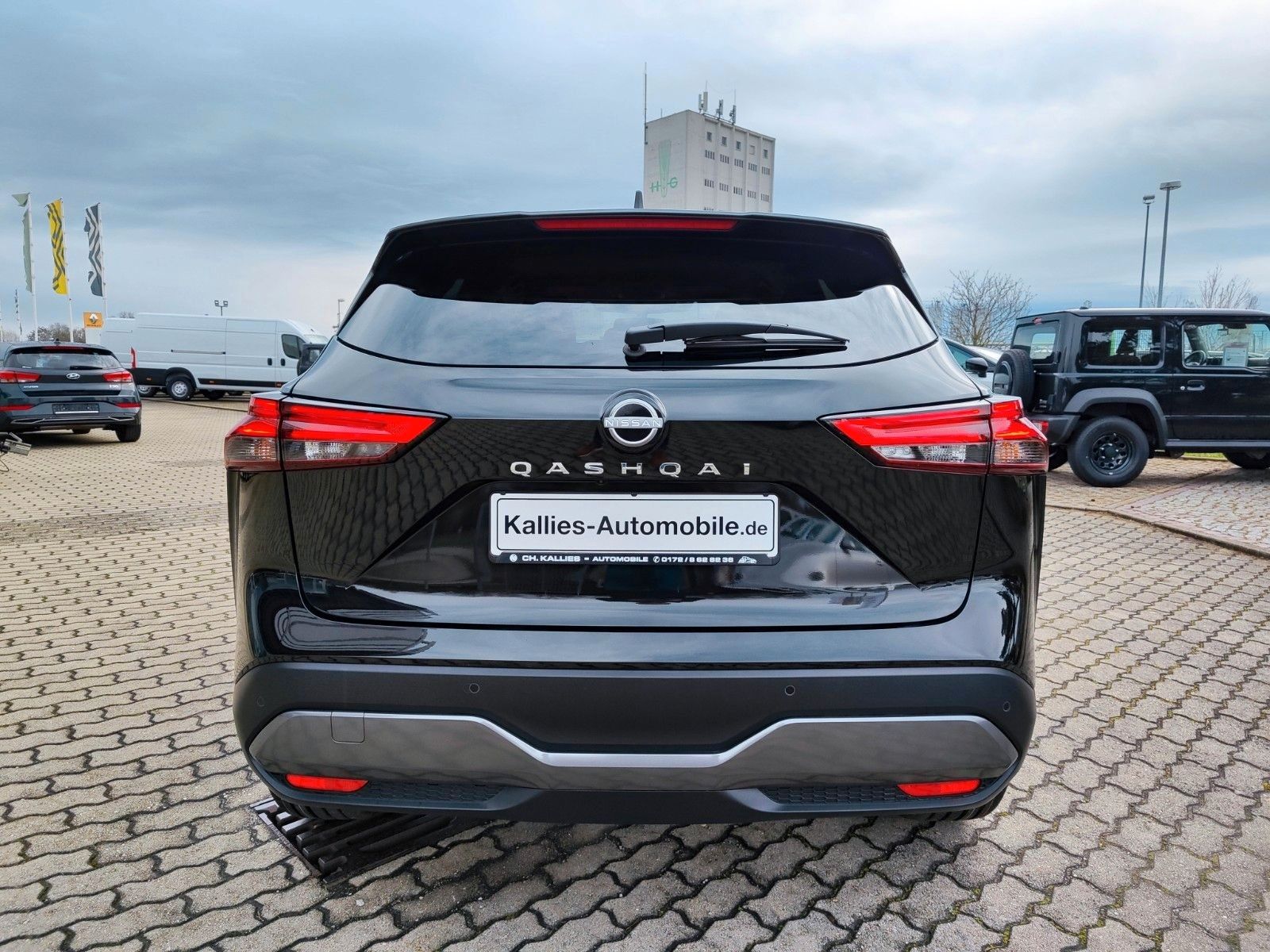 Fahrzeugabbildung Nissan Qashqai 1.3DIG-T AT N-Connecta SHZ+LHZ+FSHZ+AHK