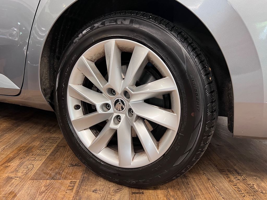 Skoda SUPERB STYLE/ 1.HAND/ GARANTIE/ PANO/ ASSIST. Skoda SUPERB STYLE/ 1.HAND/ GARANTIE/ PANO/ ASSIST.