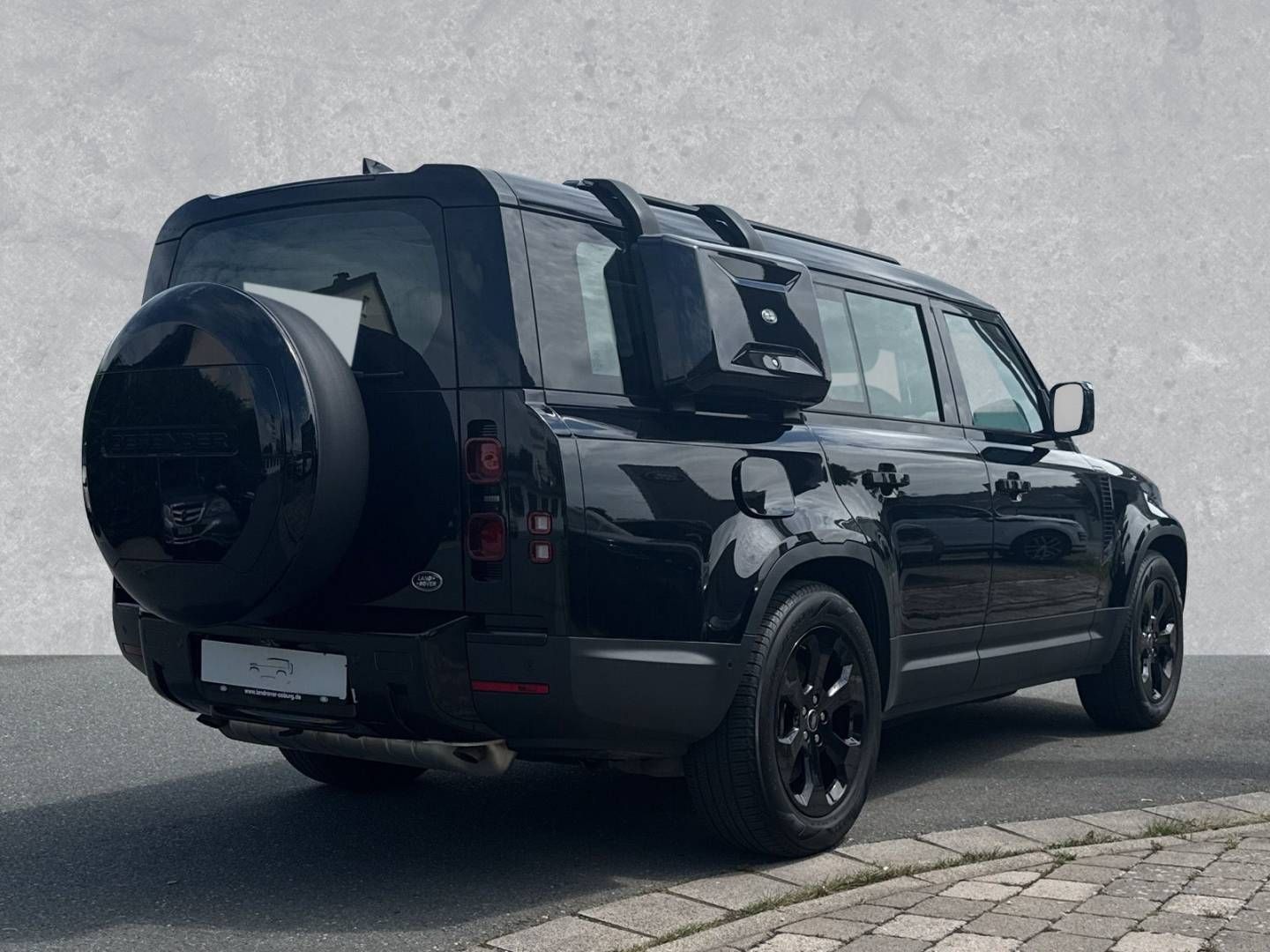 Fahrzeugabbildung Land Rover Land Rover Defender 130 P400 SE