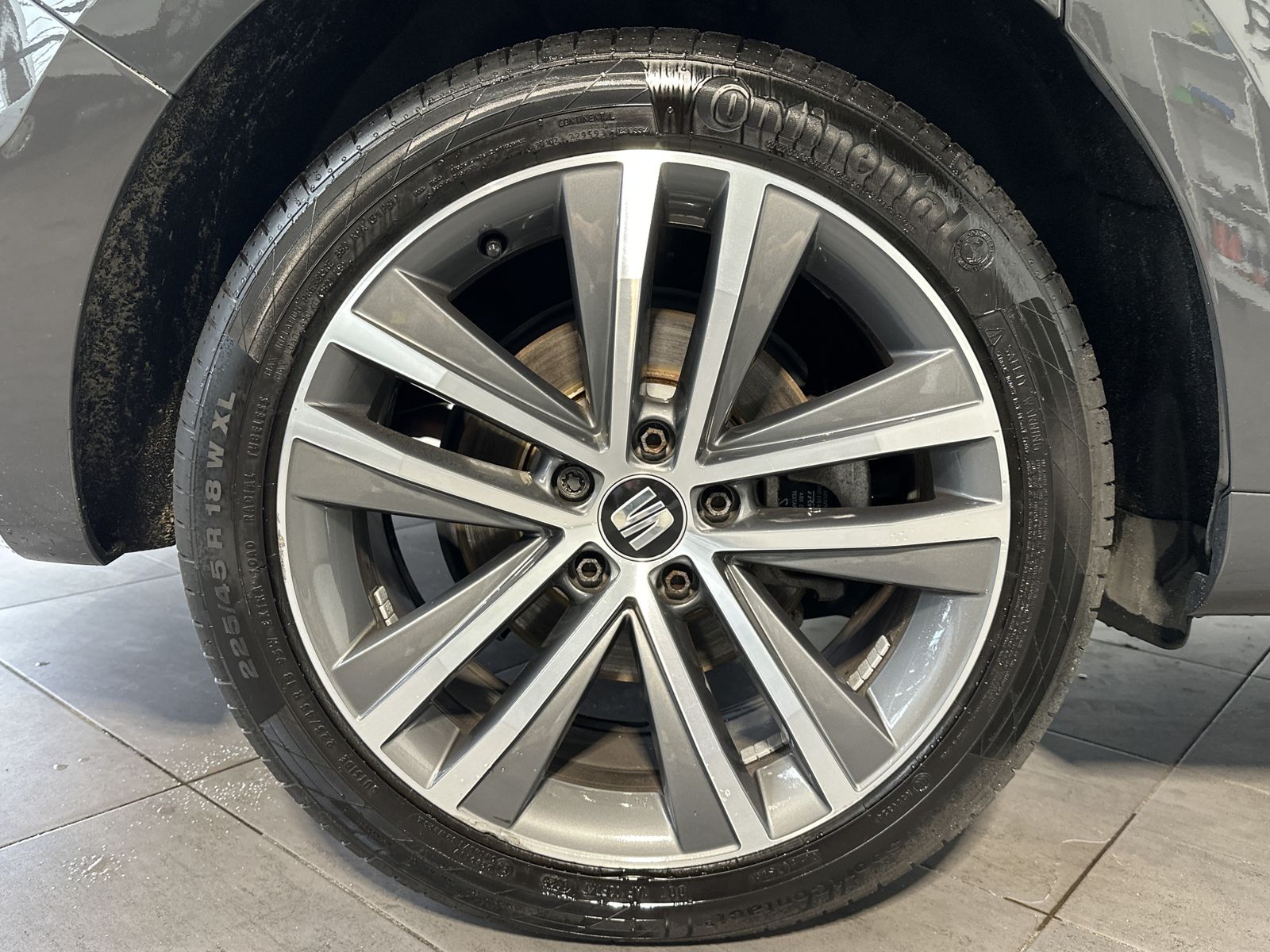 Fahrzeugabbildung SEAT Alhambra 1.4 TSI DSG FR 7Sitzer NAV+XEN+KAM+PANO