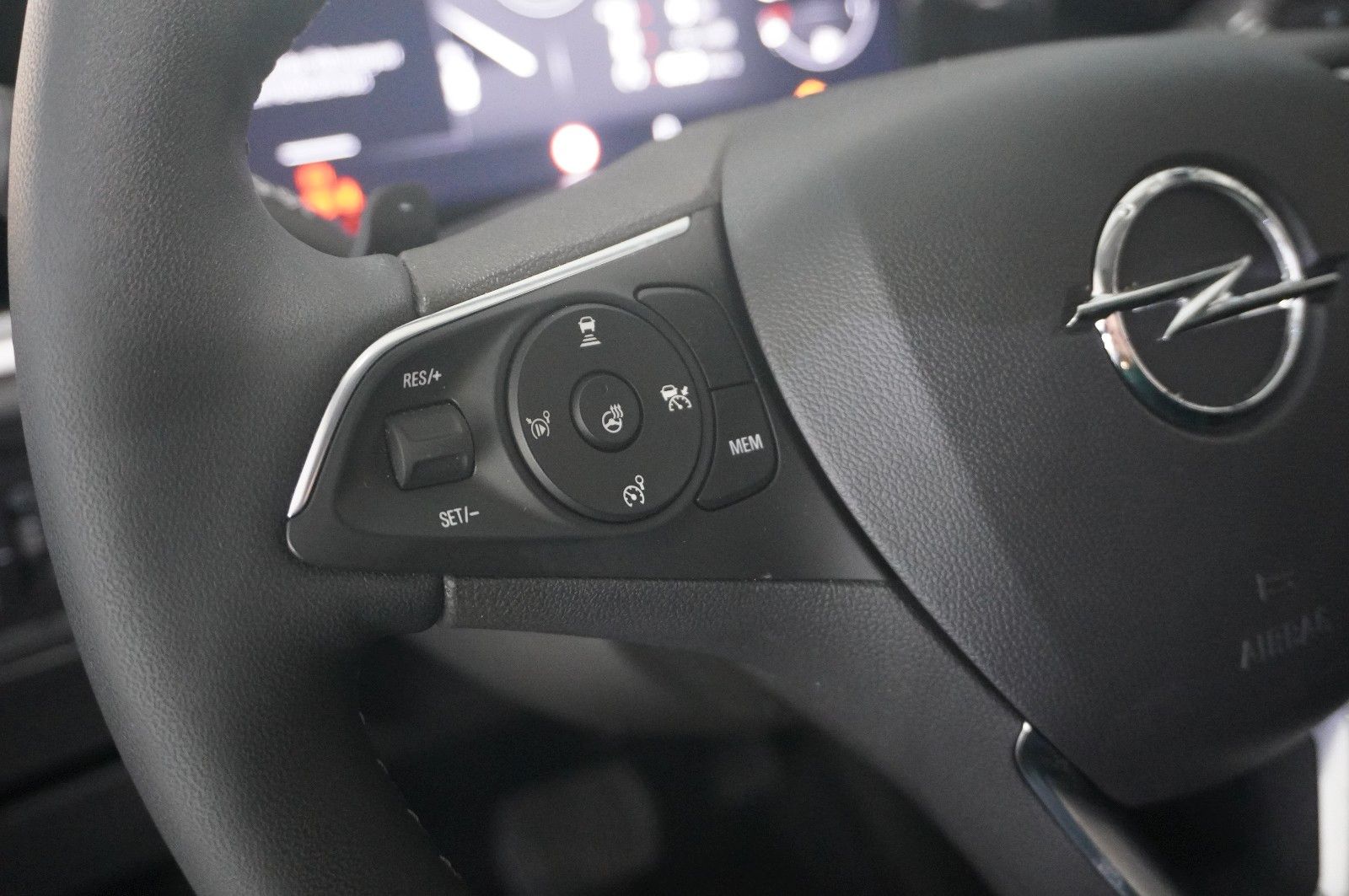 Fahrzeugabbildung Opel Grandland (X) 1.2T GS SPORT NAVI/LED/KAMERA/VIRT