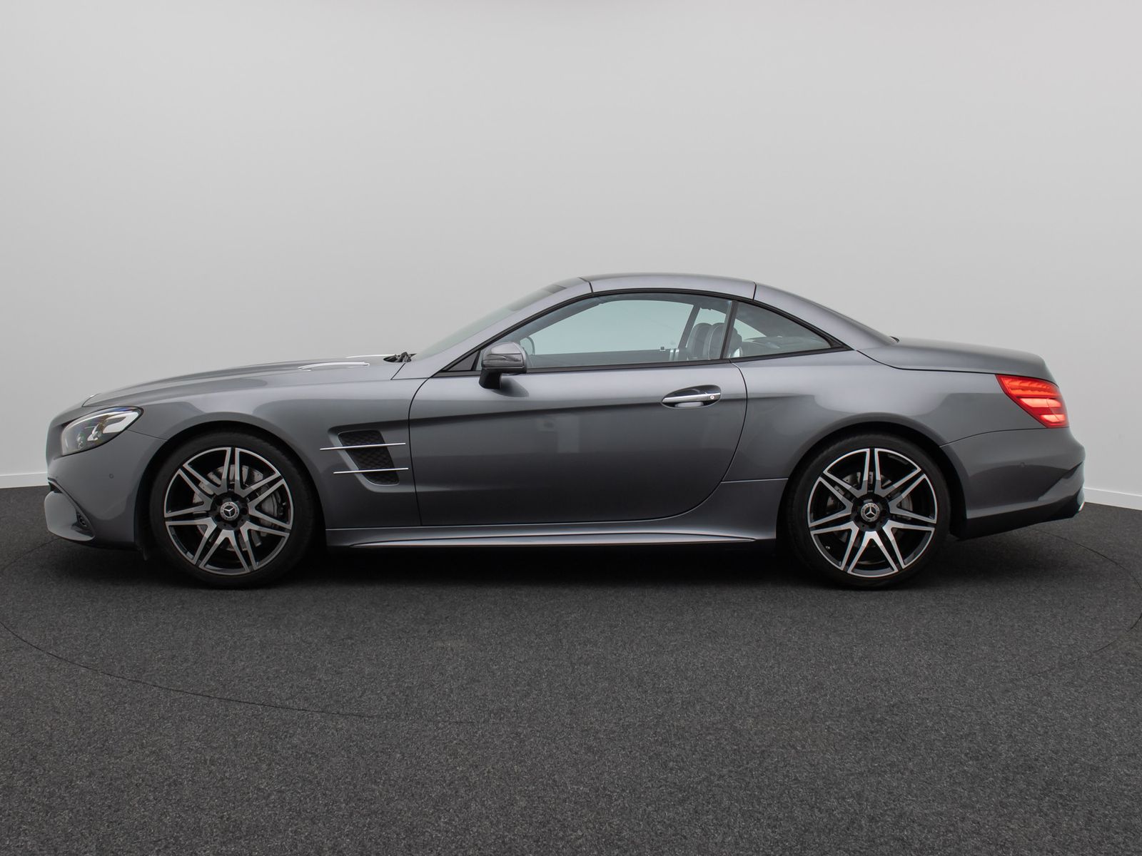 Fahrzeugabbildung Mercedes-Benz SL 400 AMG ACC Kamera H/K Komfort DAB FahrAssist