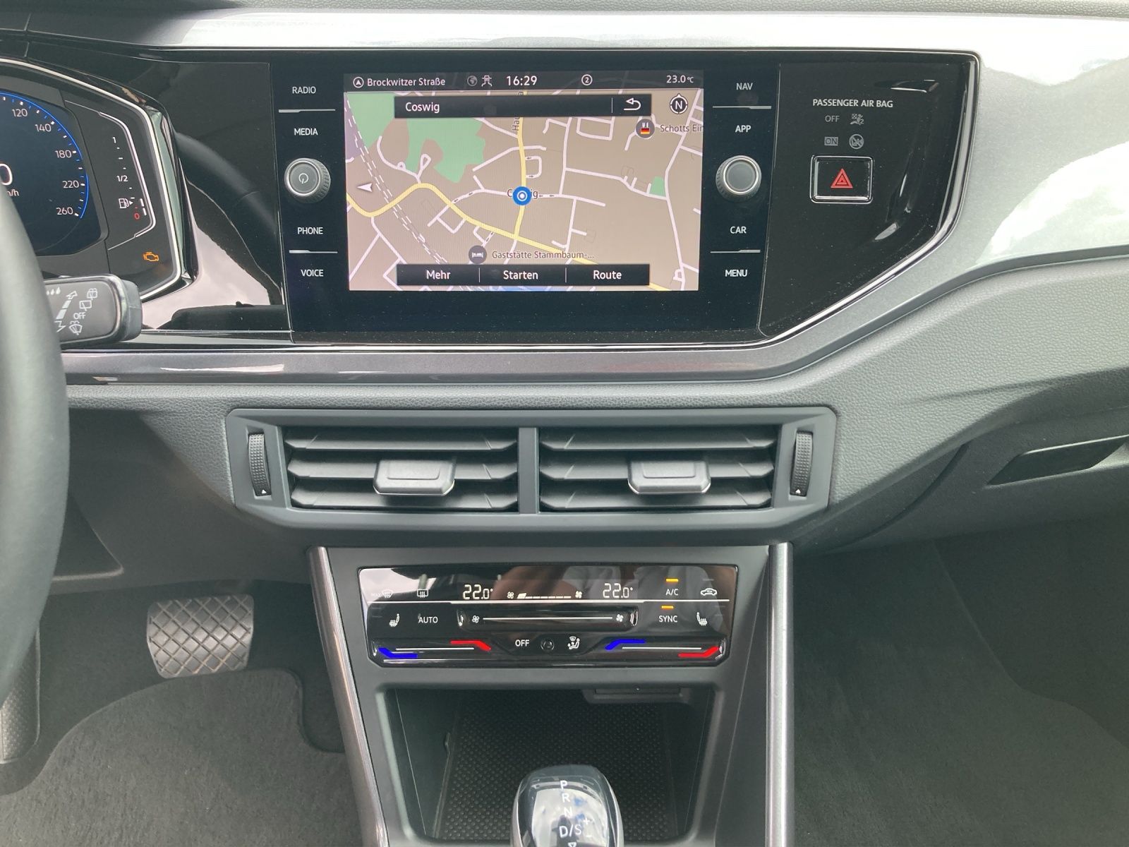 Fahrzeugabbildung Volkswagen Taigo TSI Style DSG IQ-Light Navi AHK RFK SHZ