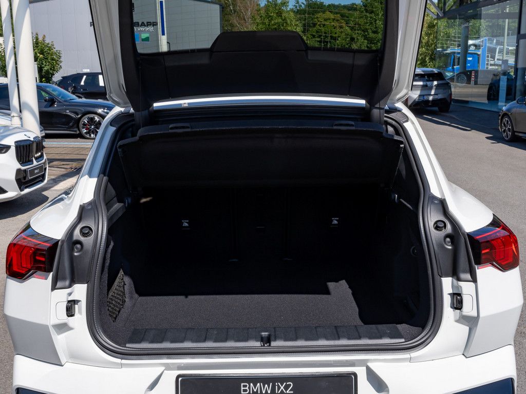 BMW iX2 - Bild 9
