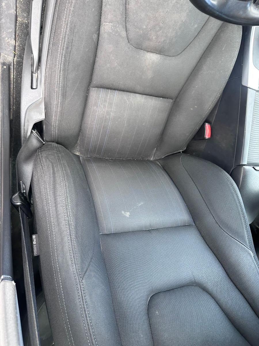 Volvo V60 2012 — photo 17