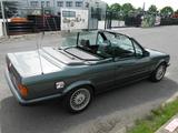 BMW 320 - BMW 320 aus 1988 mit Benzin-Antrieb: Cabrio