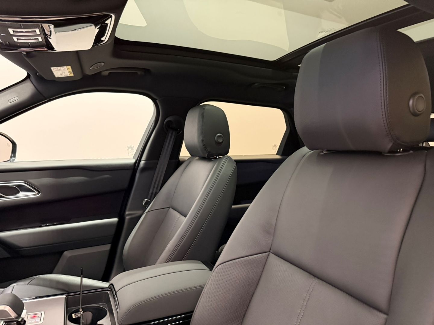 Land Rover Range Rover Velar - Bild 12