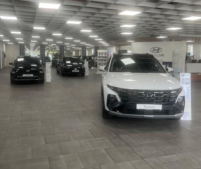showroom-image-top