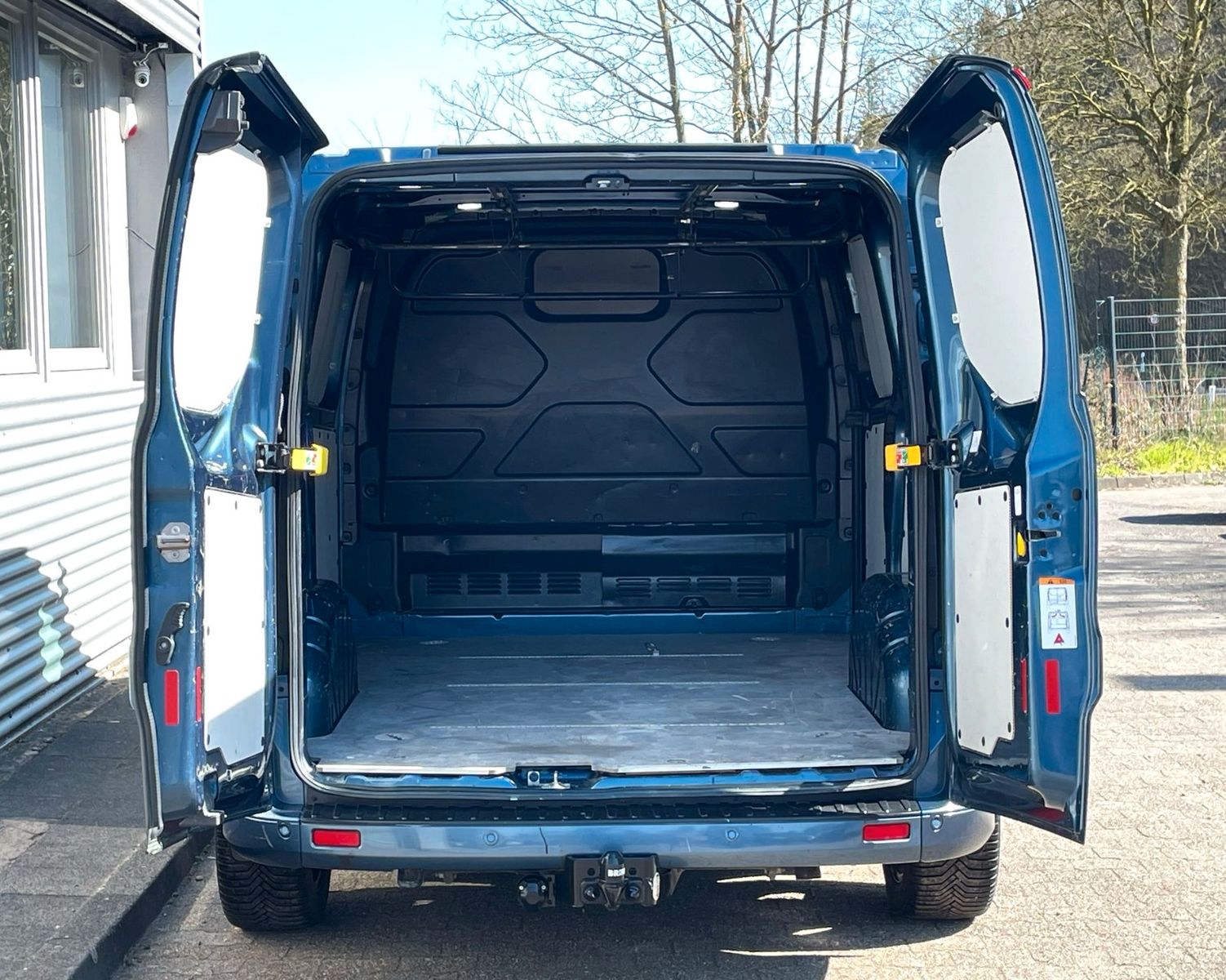 Fahrzeugabbildung Ford Transit Custom 290 SPORT NAVI SITZH AHK tLEDER