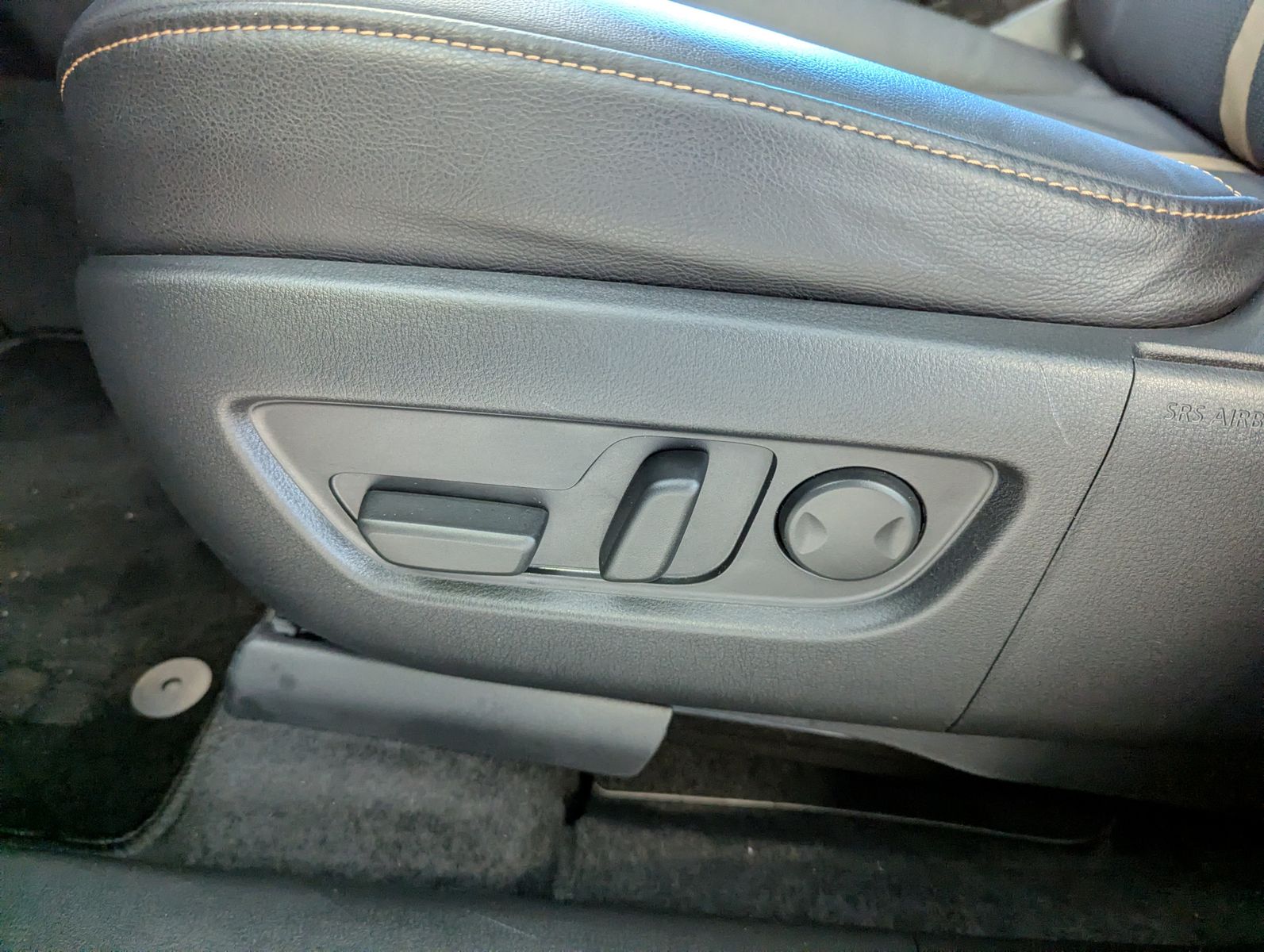 Fahrzeugabbildung Mazda CX-80 2.5 SKYACTIV PHEV 327 HOMURA+ 7-Sitze Pano