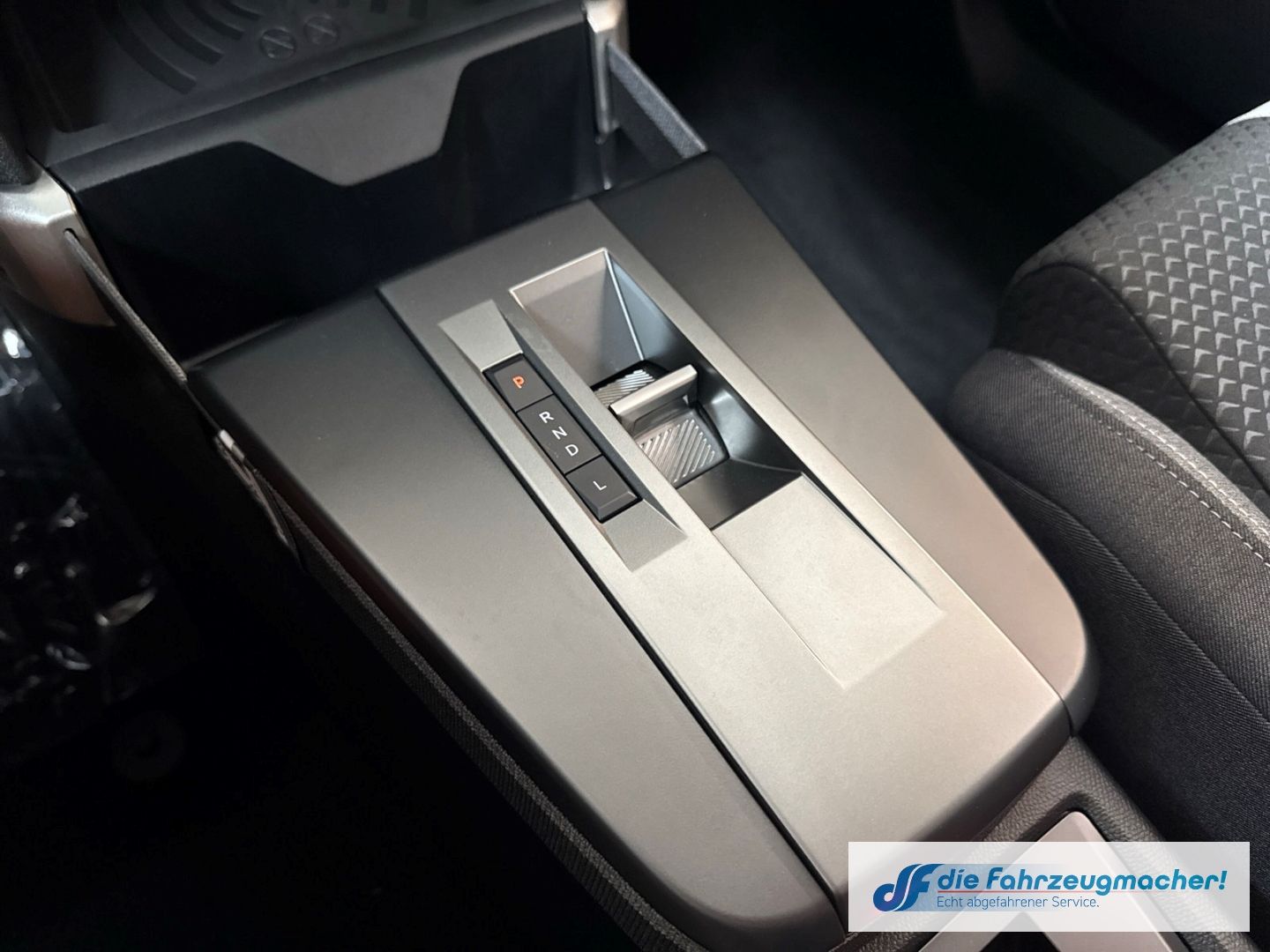 Fahrzeugabbildung Opel Frontera GS 107 kW Navi Digitales Cockpit LED Ap