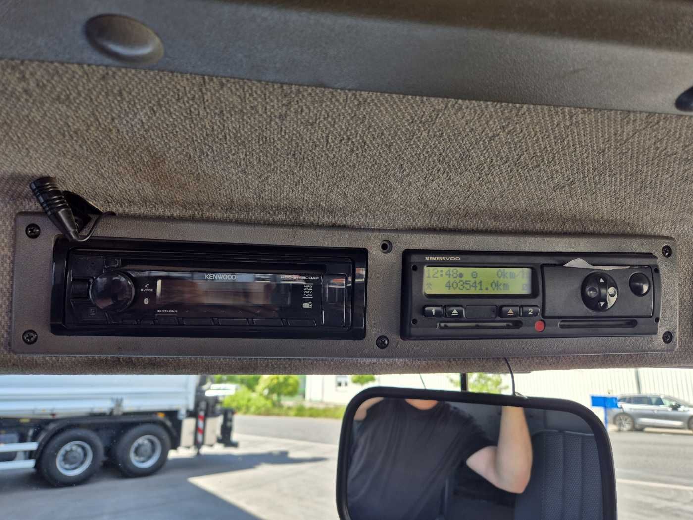 Fahrzeugabbildung Mercedes-Benz Vario 816 DK DoKa 4x2 Pritsche 2x AHK
