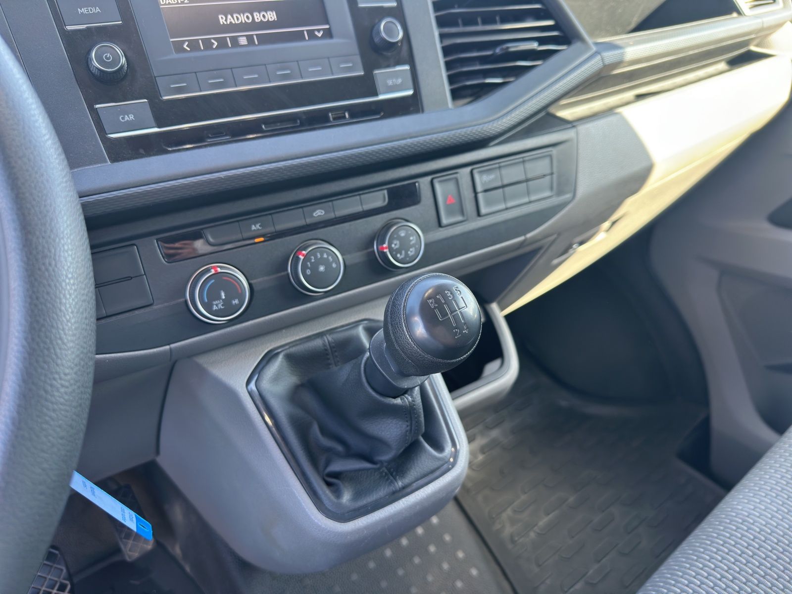 Fahrzeugabbildung Volkswagen T6 Transporter T6.1 Kasten TDI STH PDC DAB+ Klim