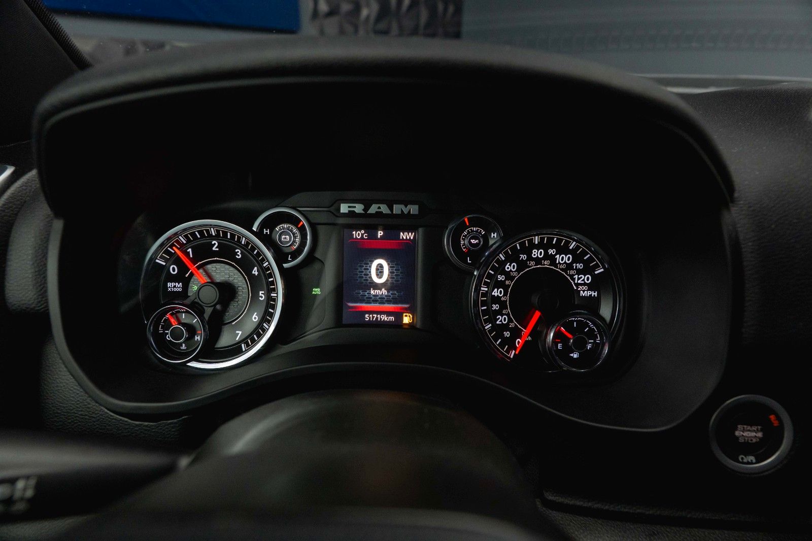 Fahrzeugabbildung Dodge RAM 5.7 V8 HEMI 4x4 OFFROAD Night Limited 19%