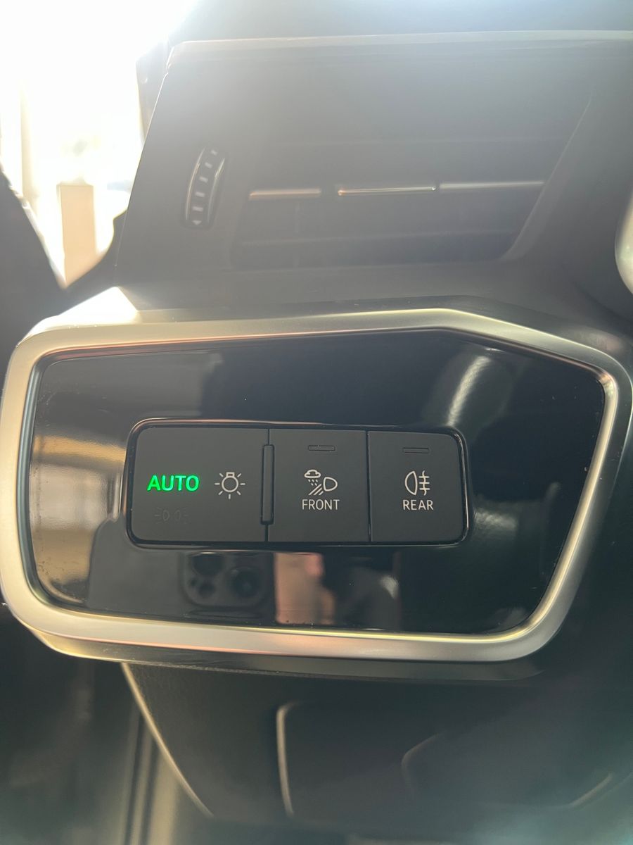 Fahrzeugabbildung Audi A6 Avant 40 TDI quattro sport S line *1.HAND*