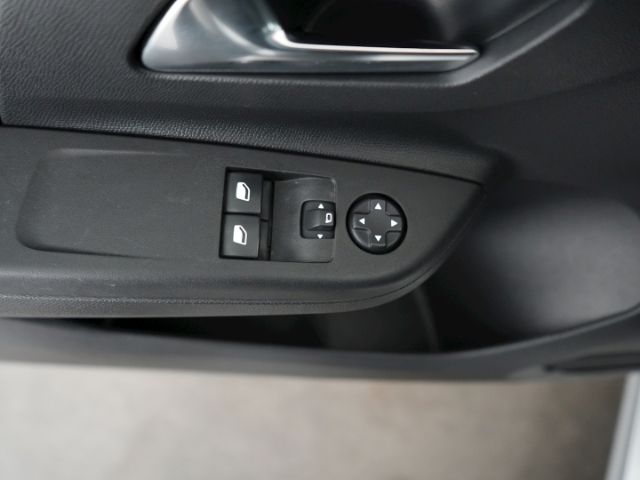 Corsa F EDITION+SITZHEIZUNG+LENKRADHEIZUNG+PARKP