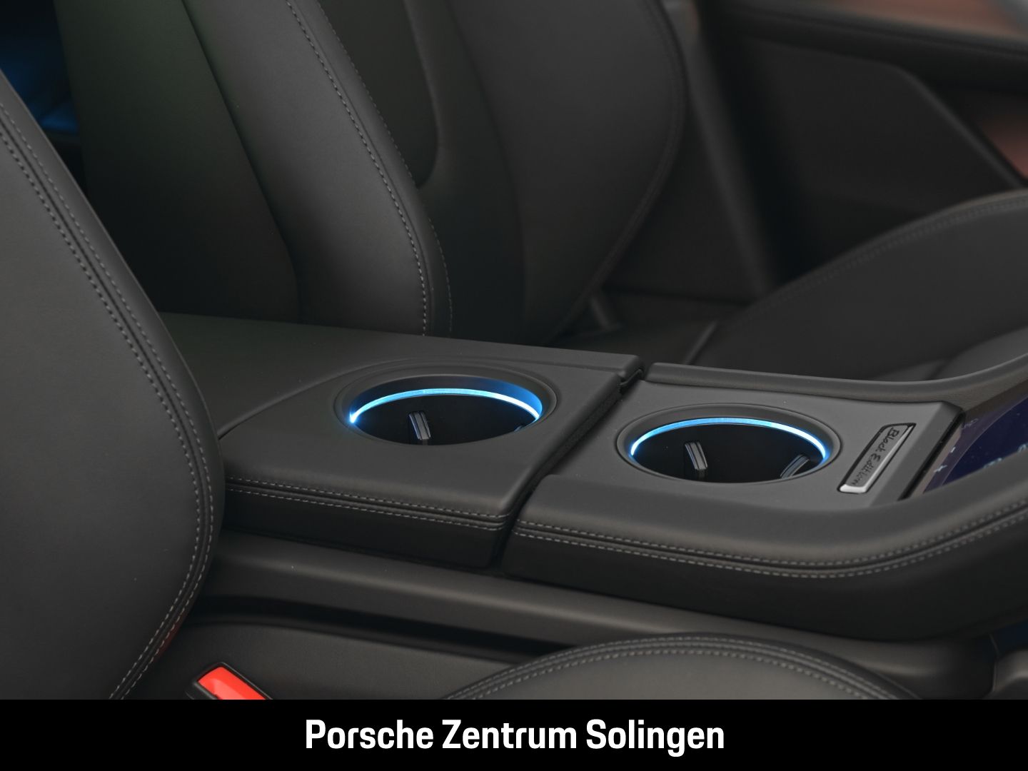Porsche Taycan 4 Black Edition PANO SportDesign 21'' Bei foto 25