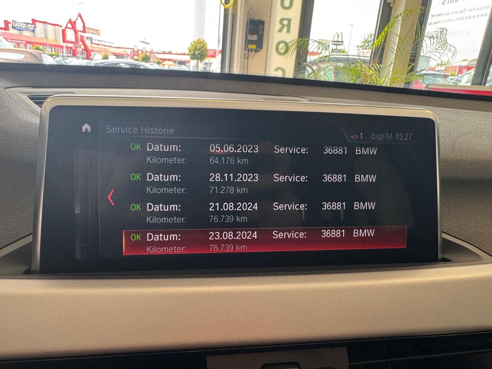 Fahrzeugabbildung BMW X1 Baureihe 18i / NAVI/ SCHECKHEFT / LED /