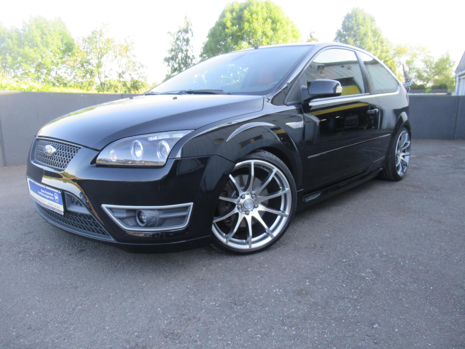 Ford Focus ST 2.5 Turbo 5 cyl. 226 ch BVM / 116 224 km / Recaro / Jantes 19" / Échappement Friedrich Motorsport