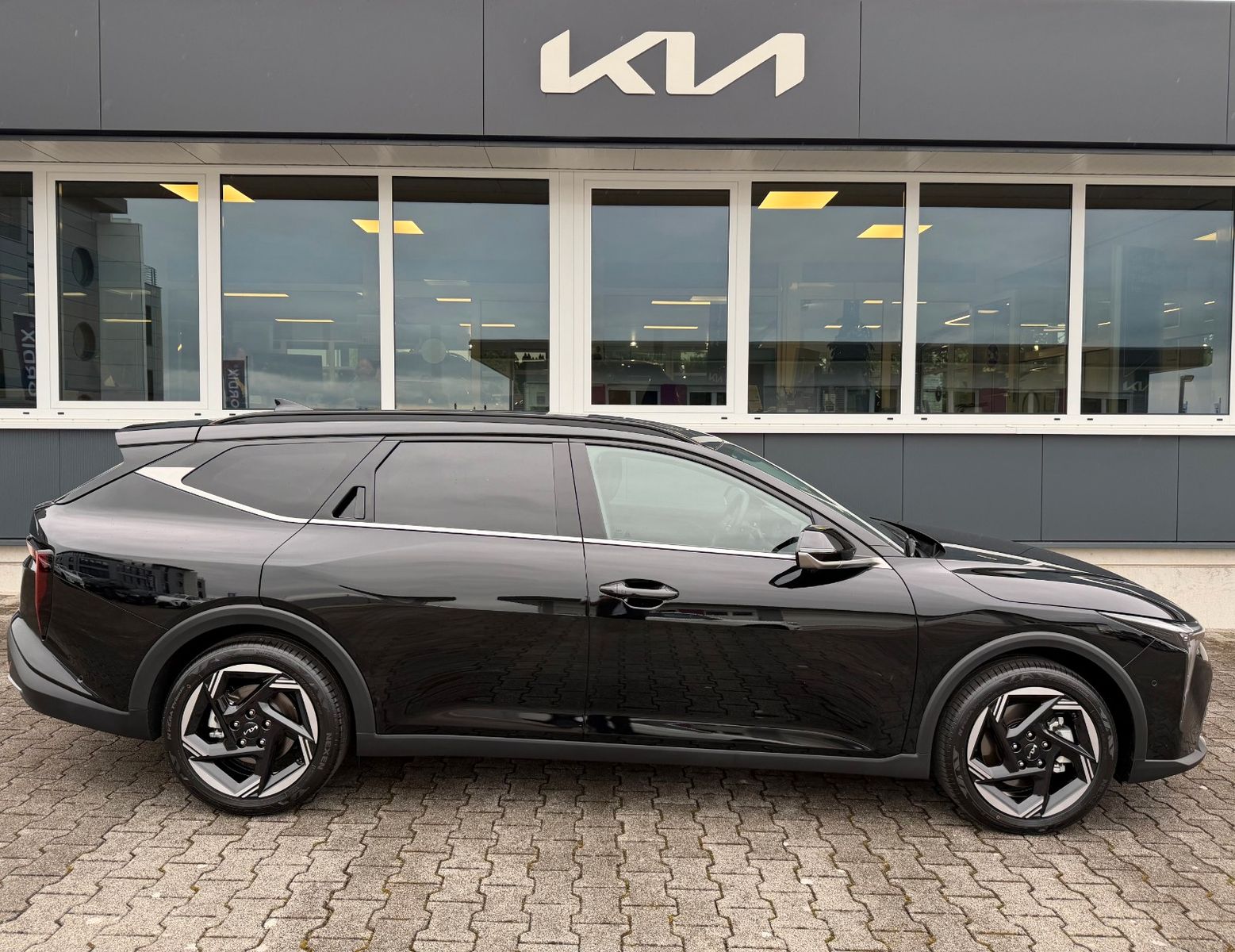 Fahrzeugabbildung Kia K4 Sportswagon 1.6 T-GDI 110kW DCT Spirit DWP SD