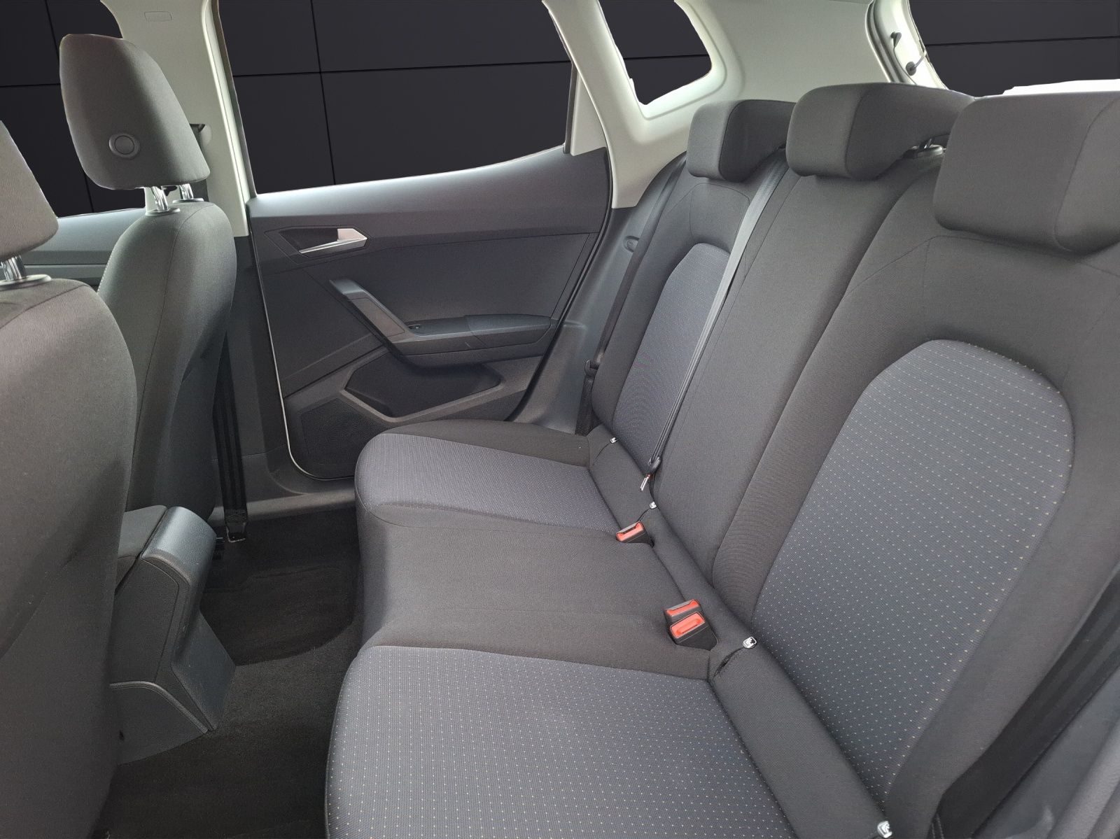 Fahrzeugabbildung SEAT Arona TSI Style Beats DSG LED GRA RFK SH LM