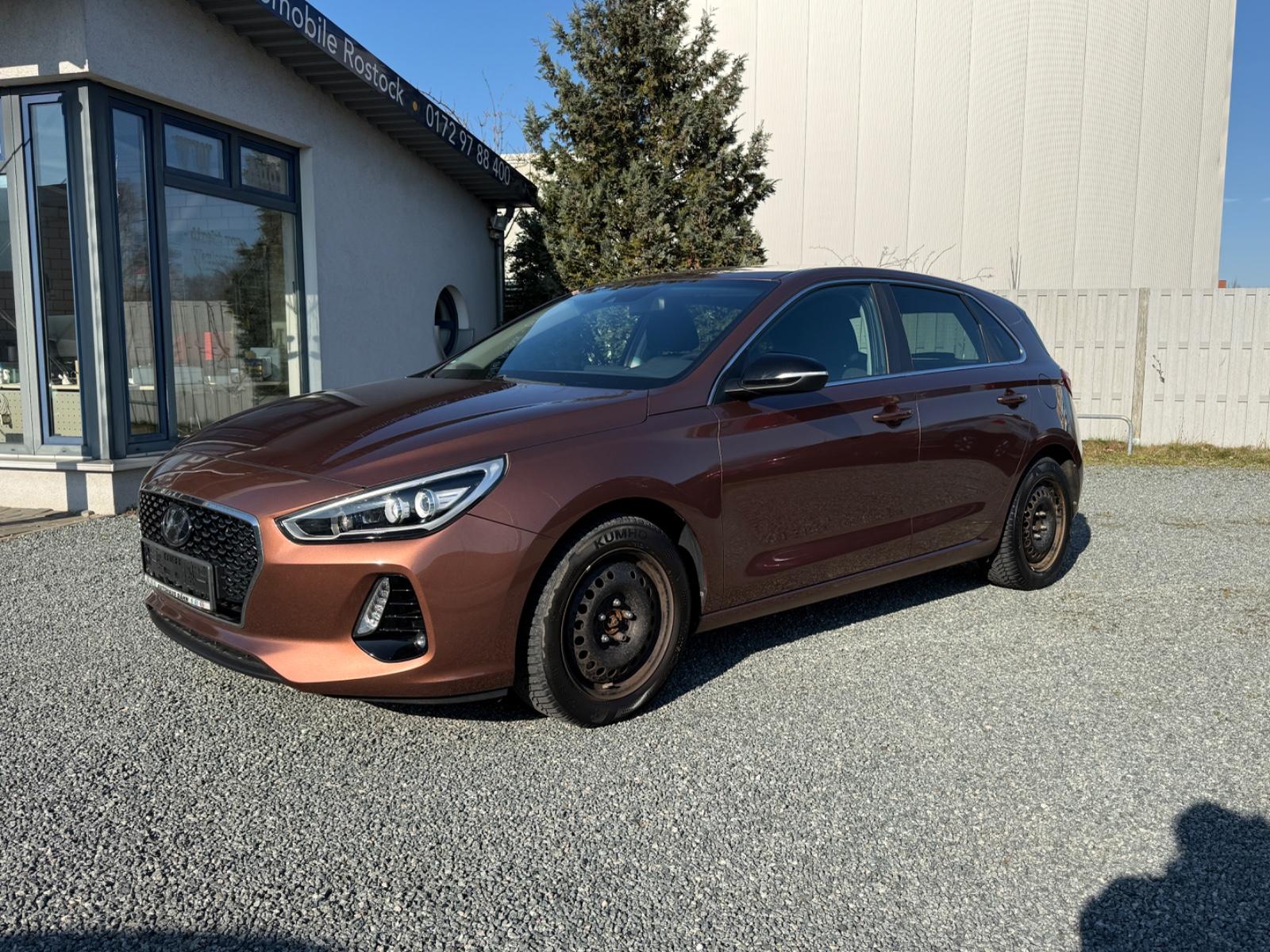 Hyundai i30 Intro
