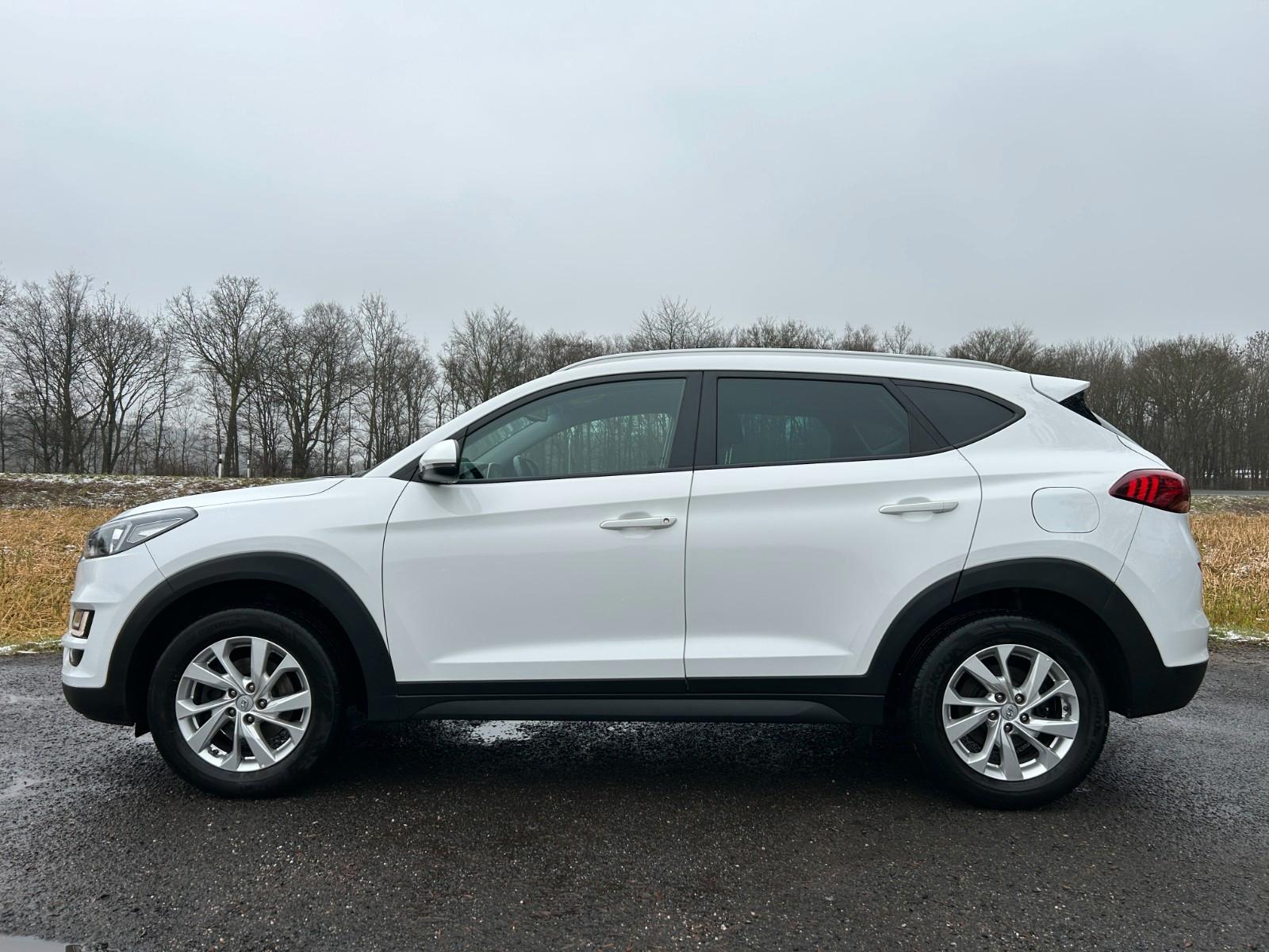 Hyundai Tucson 1.6 2WD Navi Kamera PDC Klimaauto.
