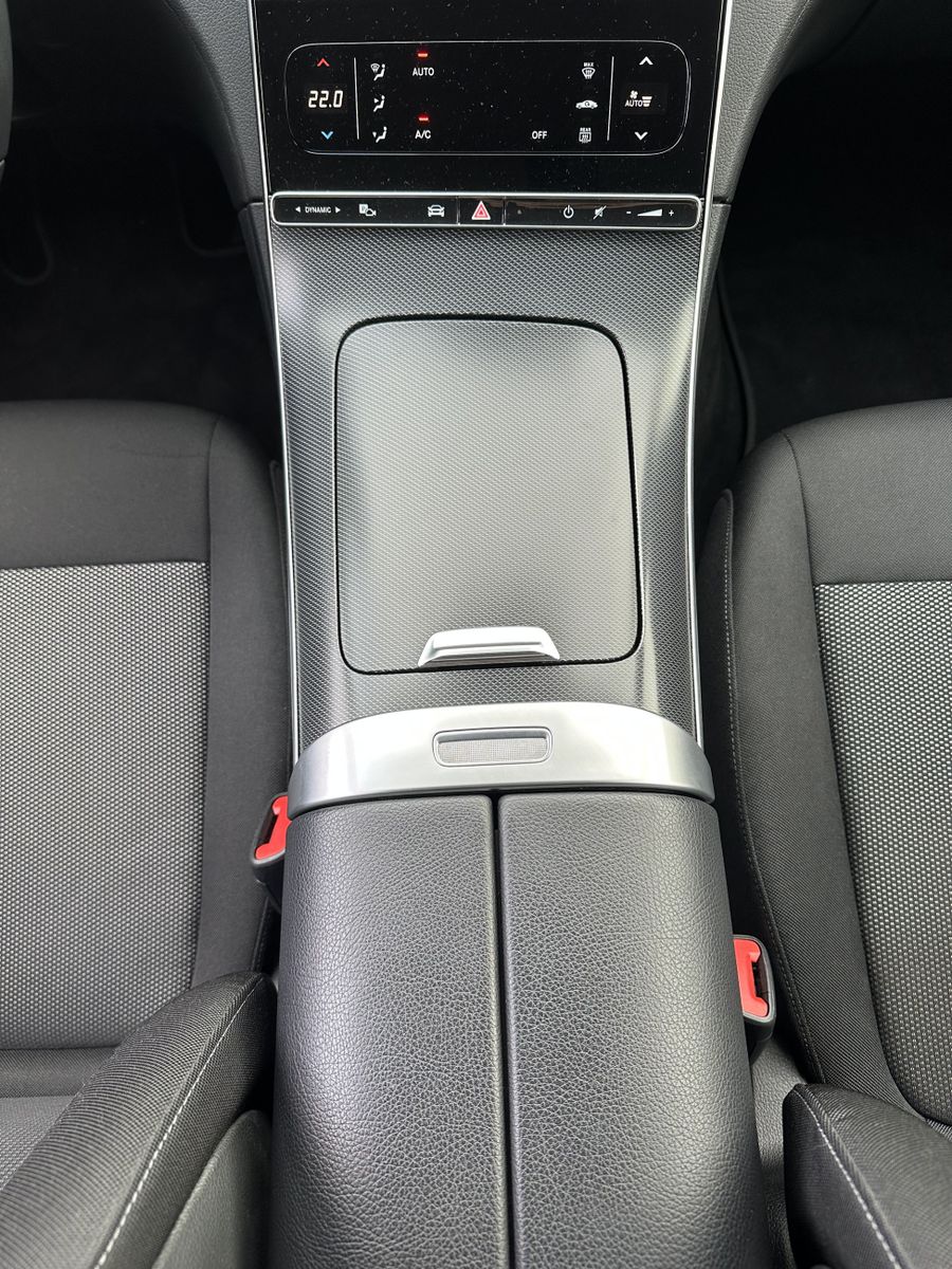 Fahrzeugabbildung Mercedes-Benz C 200d T Avantgarde Night-Paket NAV+LED+KAM+VC