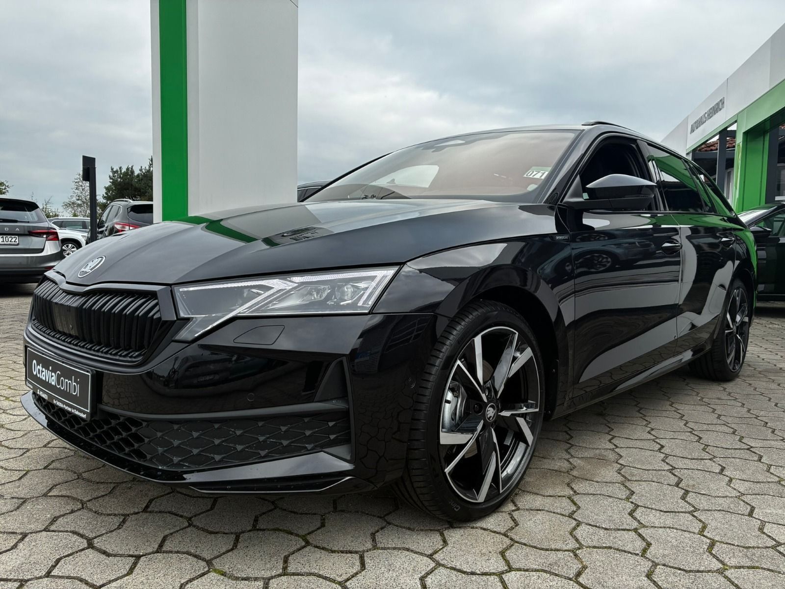 Fahrzeugabbildung SKODA Octavia Combi  1.5 TSI Sportline DSG*AHK*360°Cam