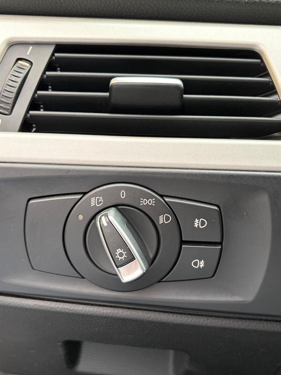 BMW 318 2010 — photo 12