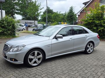 Mercedes E 220 - 1