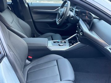 BMW i4 eDrive40 M Sportpaket HiFi DAB LED RFK Shz