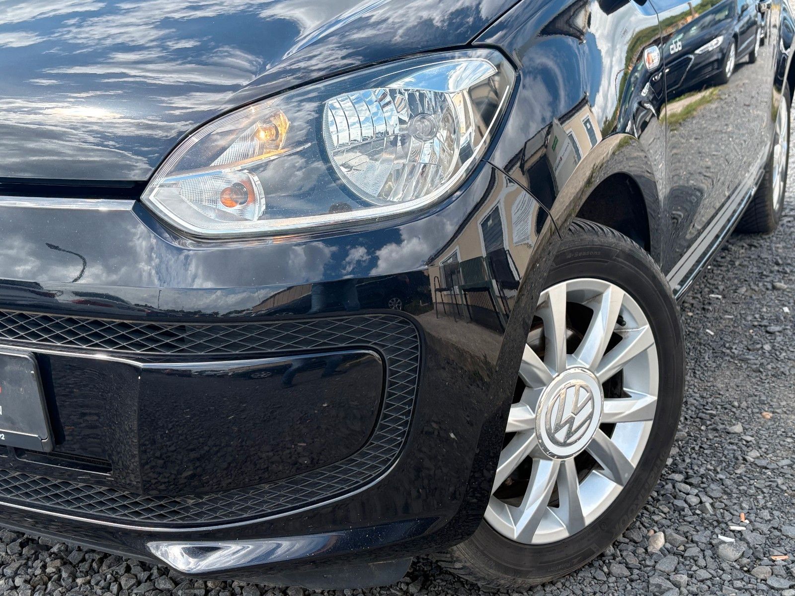Fahrzeugabbildung Volkswagen up! club up! Navi Klima TÜV 05/2027 Scheckheft