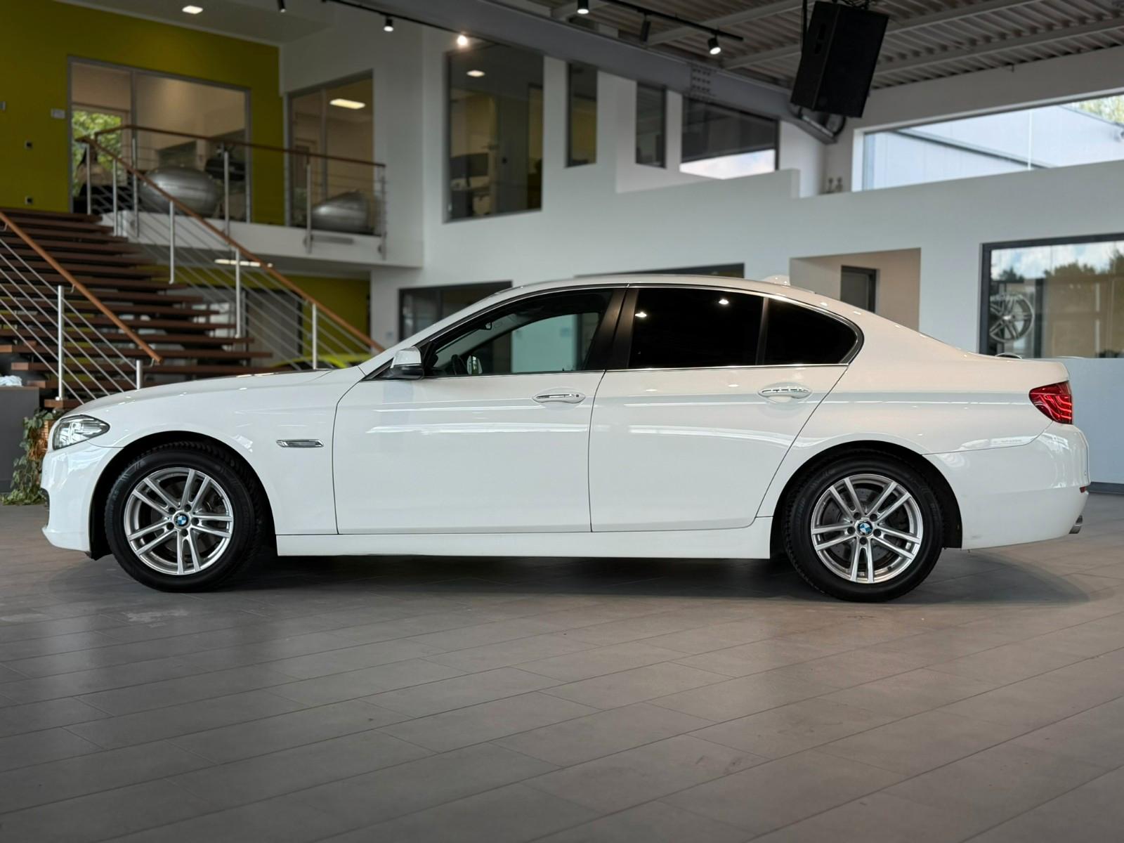BMW 520d Lim. *SHZ*PDC*HiFi*Navi*