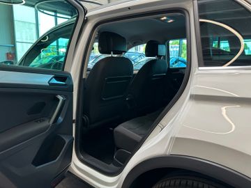 Volkswagen Tiguan *R-Line*Spurhalte*ACC*LED*AHK*Massage*