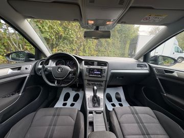 Volkswagen Golf - 8