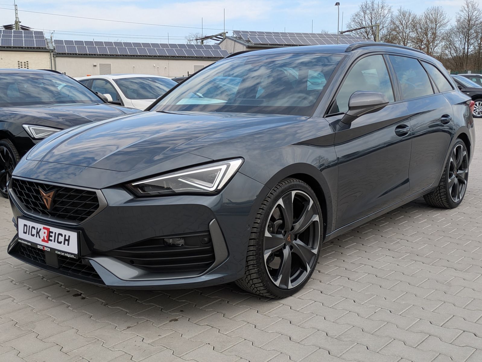 Fahrzeugabbildung CUPRA Leon VZ 2.0TSI 4Drive ACC*PANO*MATRIX*DCC*LM19"