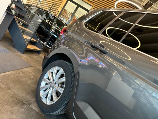 MYAUTOCENTER – Gebraucht- und Jahreswagen mit Werkstattservice in Pfaffenhofen Volkswagen Touran *7.SITZER*STANDHZ*MASSAGE*AHK*KEYLESS*