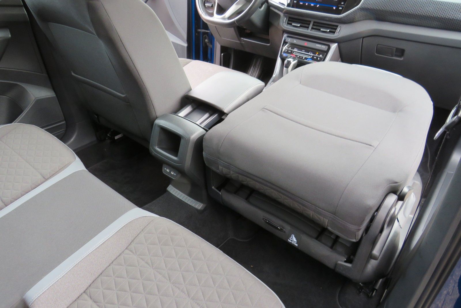 Fahrzeugabbildung Volkswagen T-Cross Highline DSG ACC NAVI AHK APP 1.HAND