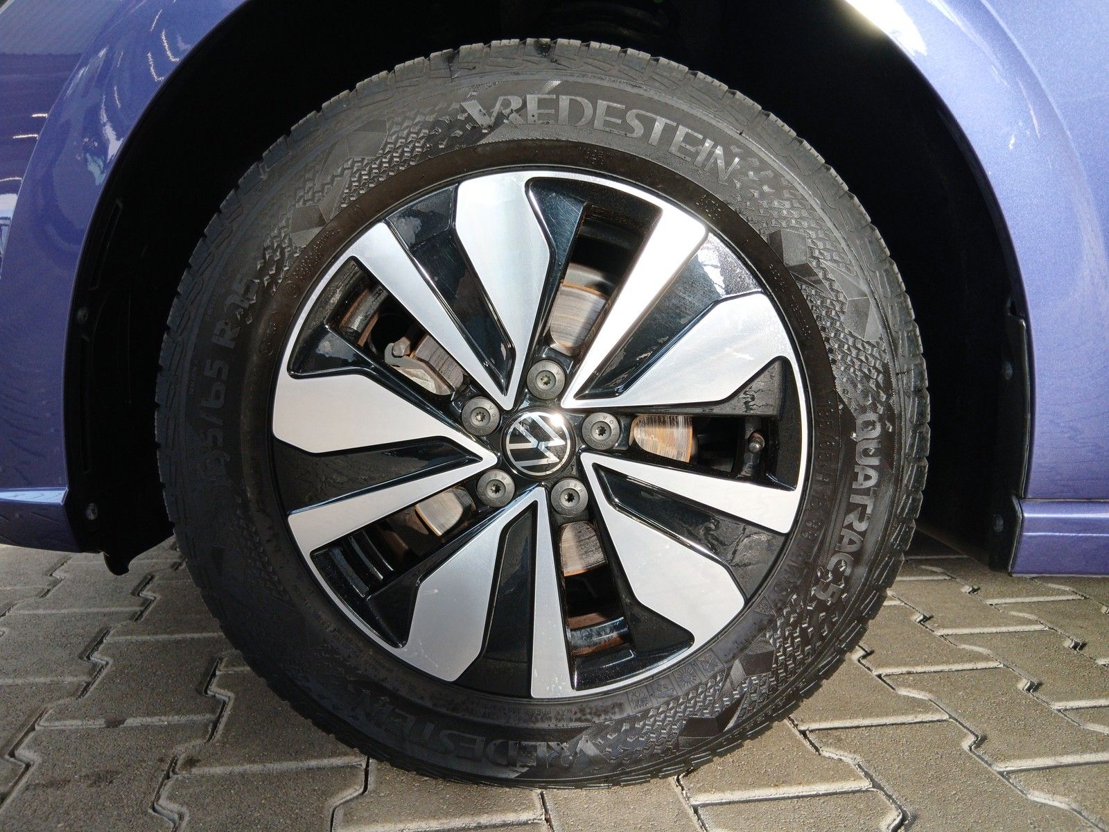 Fahrzeugabbildung Volkswagen Polo Move 1,0 TSI DSG + IQ.Drive + Navi + Kamera