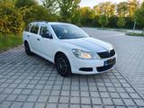Skoda Octavia 1.6 TDI Classic Combi-1Hd-TÜV05/27 - Skoda Octavia aus 2012 mit Diesel-Antrieb: Kombi, 1.6