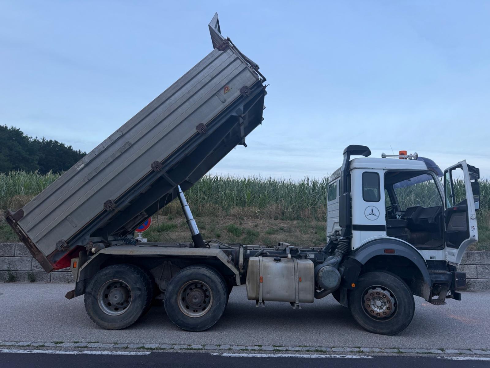 Mercedes-Benz 3344 SK 3 SEITENKIPPER