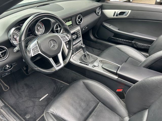 Fahrzeugabbildung Mercedes-Benz SLK 200 Autom.+Leder+Navi+SHZ+Aircraft+Panorama