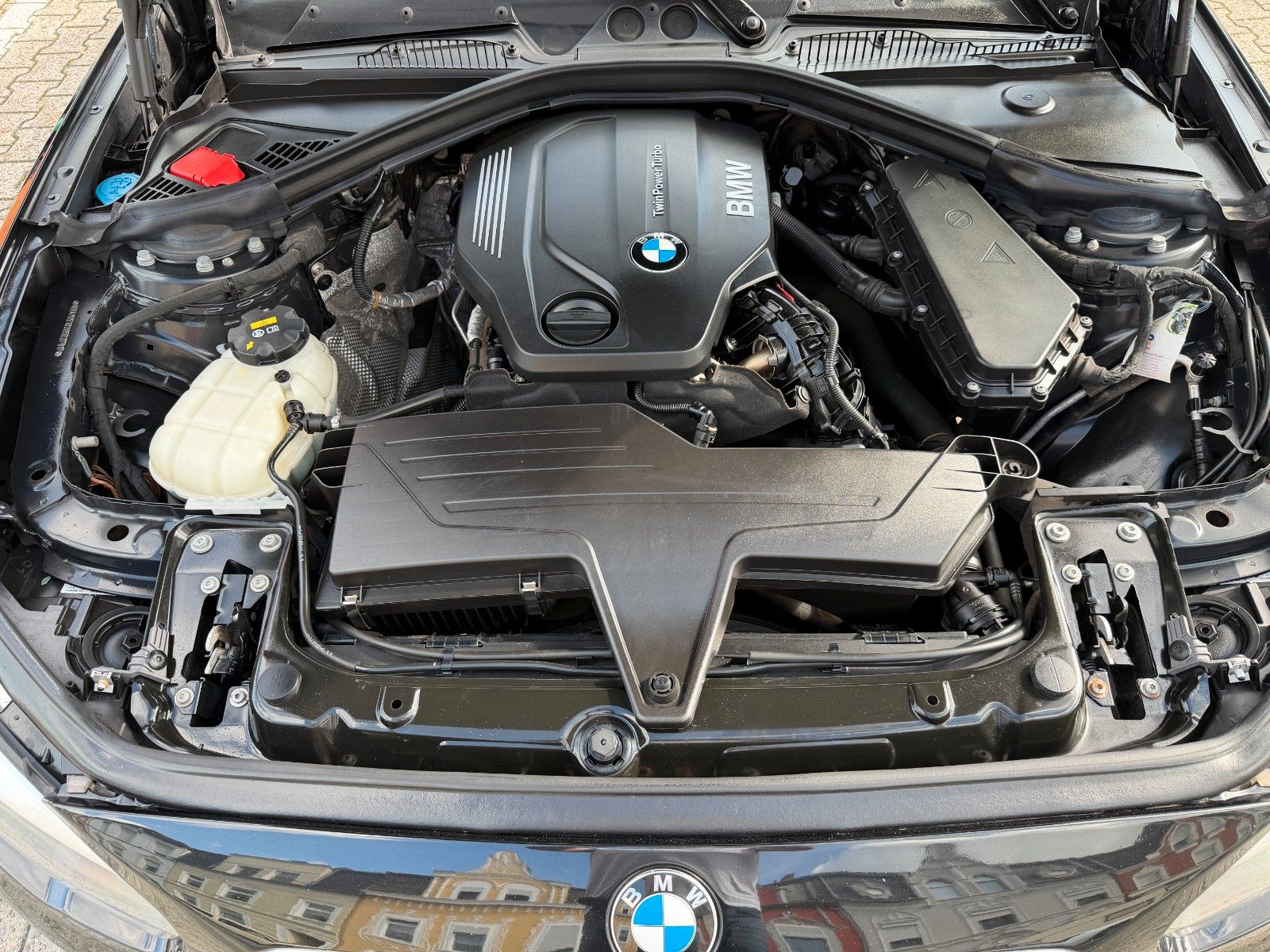 Fahrzeugabbildung BMW 118 d Sport Line AUTOMATIK NAVI BMW SCHECKHEFT