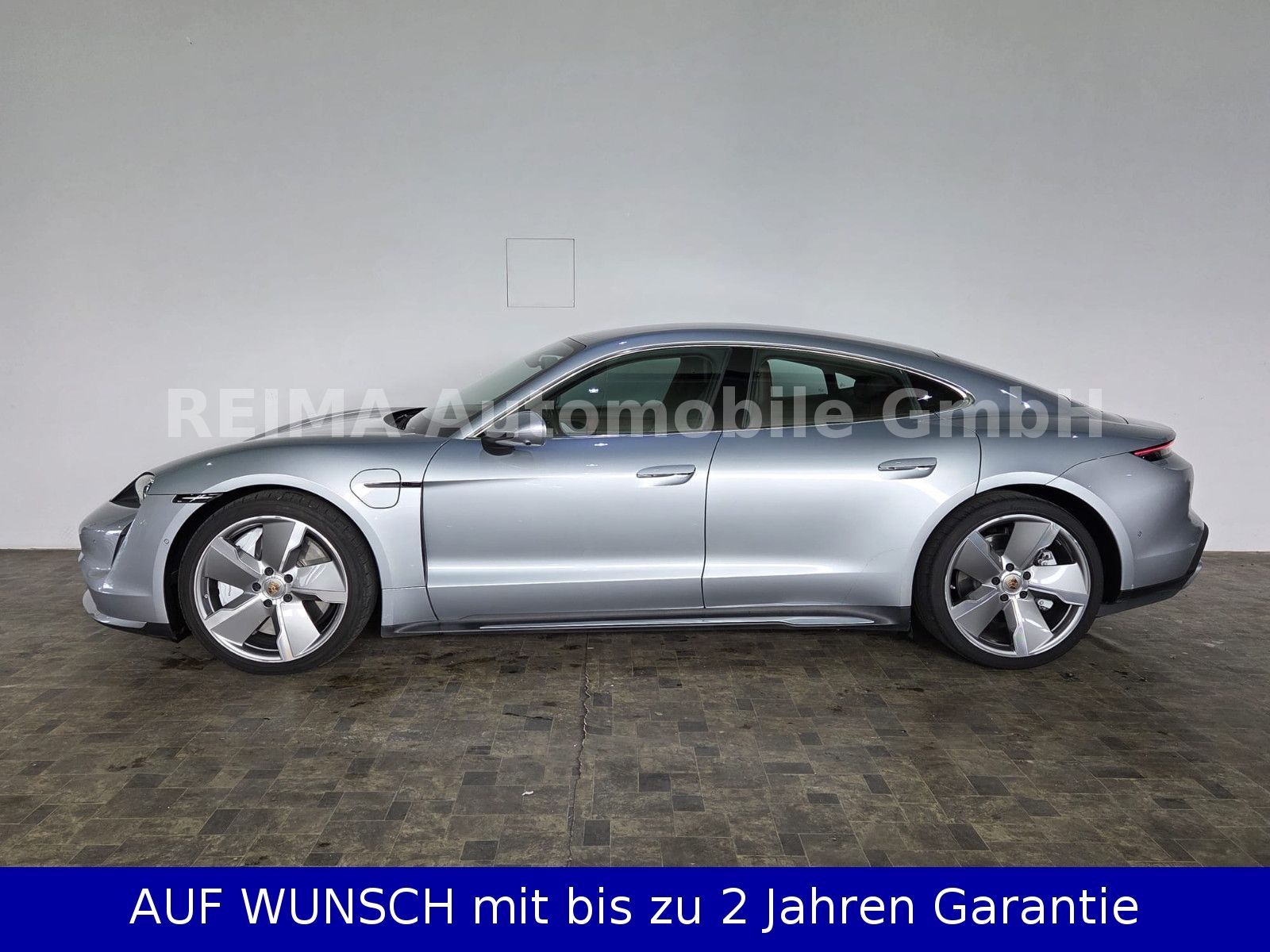 Fahrzeugabbildung Porsche Taycan Turbo 93 KWH, SOH 93,5%, LED
