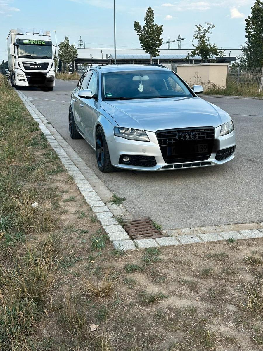 Audi A4 2010 — rear view