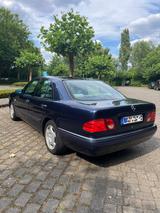 Mercedes-Benz E-Klasse E 280 Elegance V6 Automatik - Mercedes-Benz E 280 aus 1998
