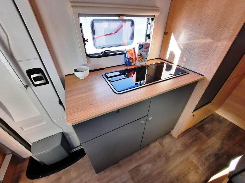 Fahrzeug Übersicht 14 Fahrzeugabbildung LMC Tourer A 690 G Verfüg./Sparen Sie 29.699,- €